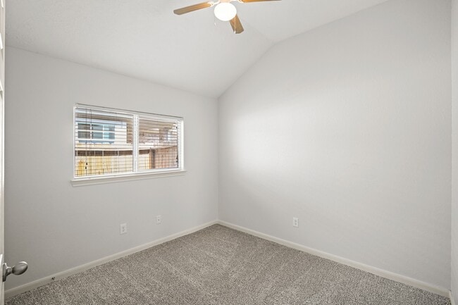 Building Photo - 24307 Silver Maple Dr