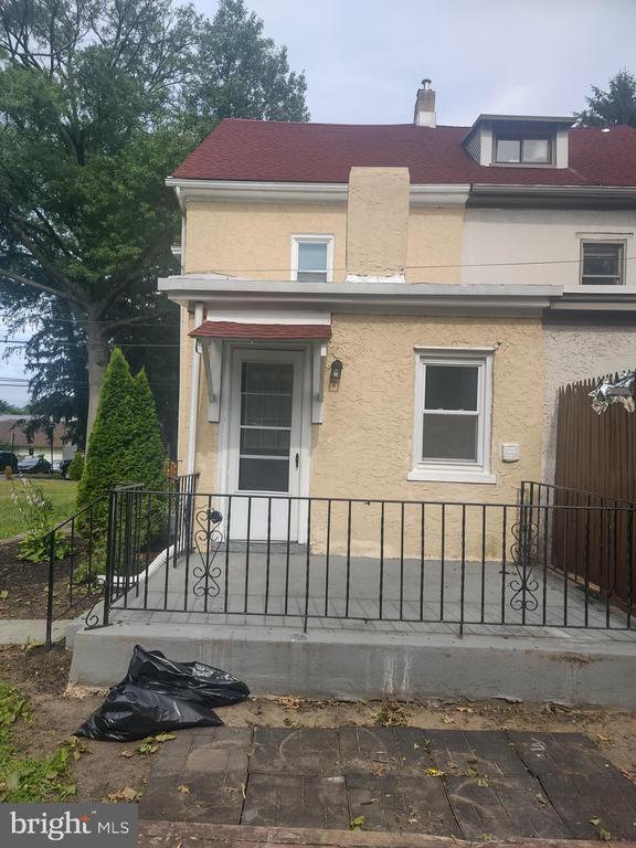 Building Photo - 215 Vernon St