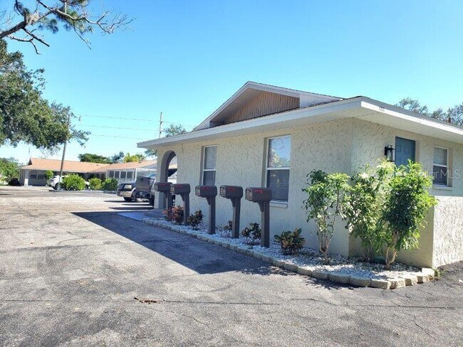 Primary Photo - 4390 Jackson St