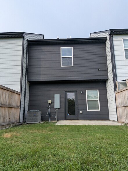 Building Photo - 534 Tappan Private Ln