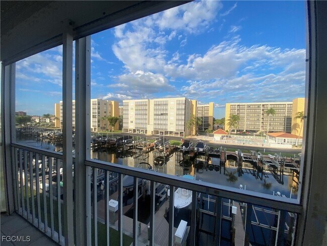 Building Photo - 4521 Bay Beach Ln