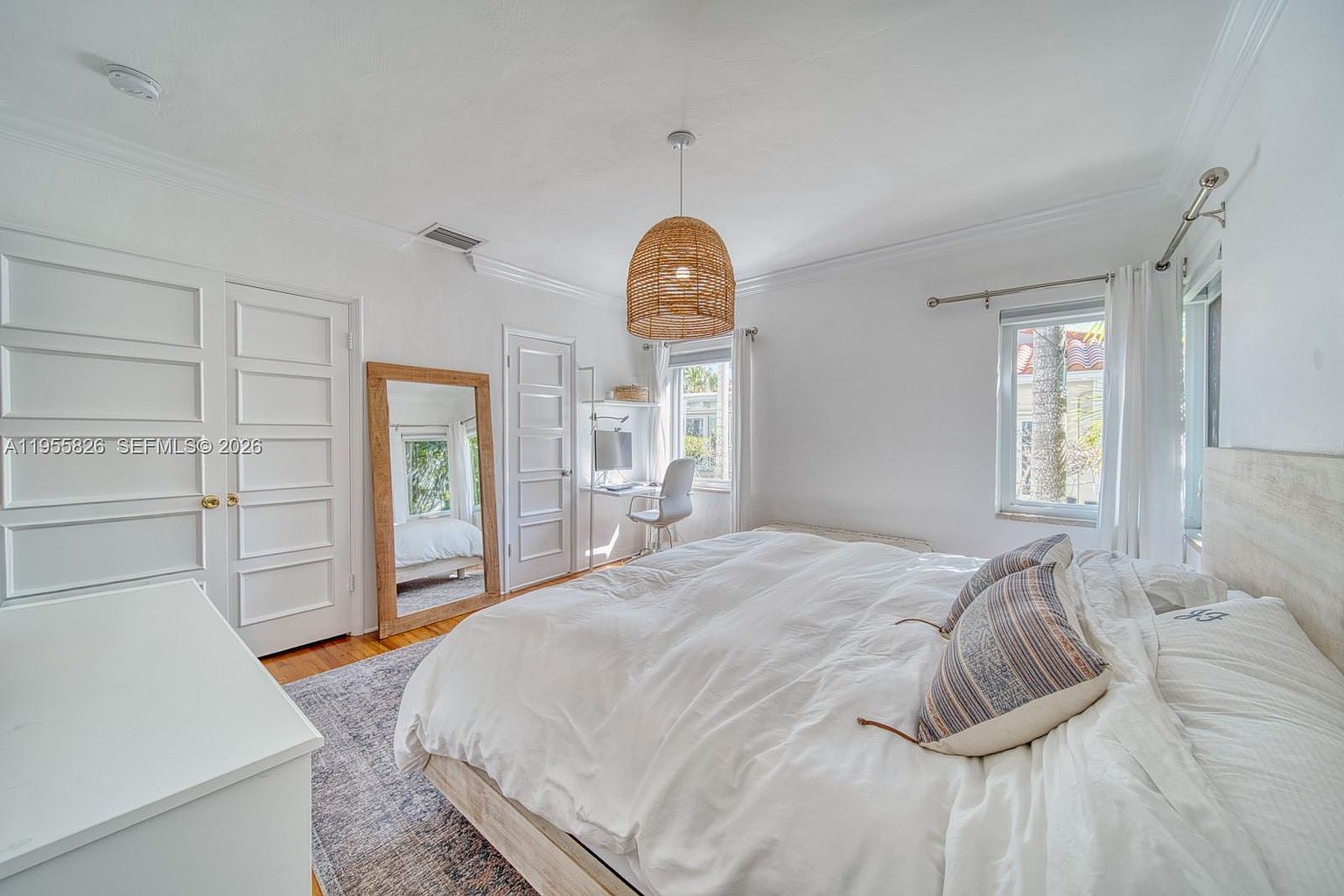 Building Photo - 3227 Riviera Dr