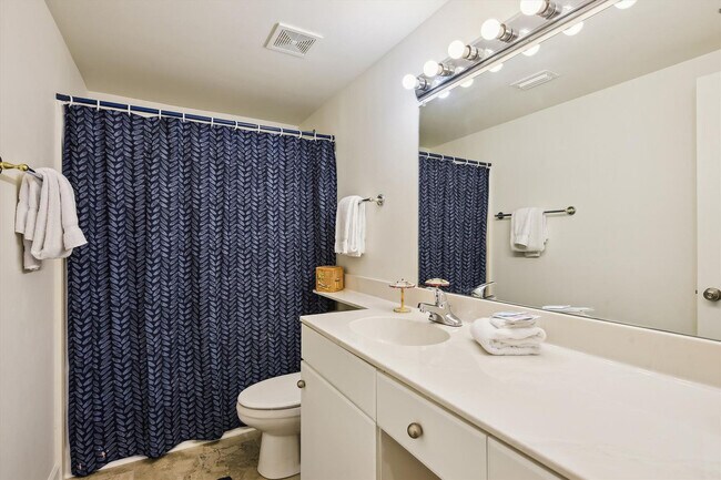 Building Photo - 104 Gulfside Ct