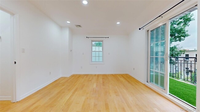 Building Photo - 138-15 82nd Dr