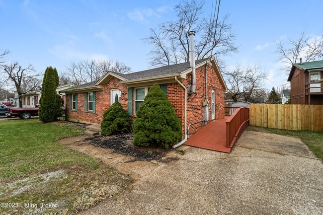 Building Photo - 114 Hoffman Ln