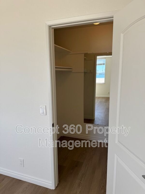 Building Photo - 1140 E Ocean Blvd