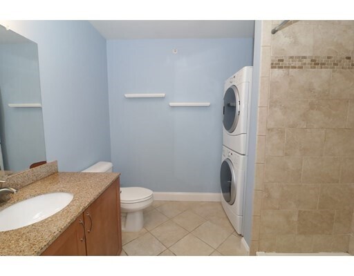 Building Photo - 45 Hancock St