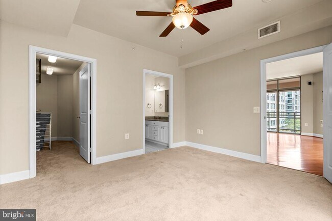 Building Photo - 3600 S Glebe Rd