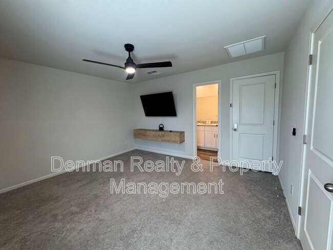 Building Photo - 227 W Douglas Ave