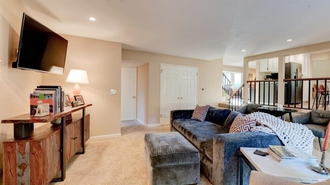 Building Photo - 5270 Arnica Way