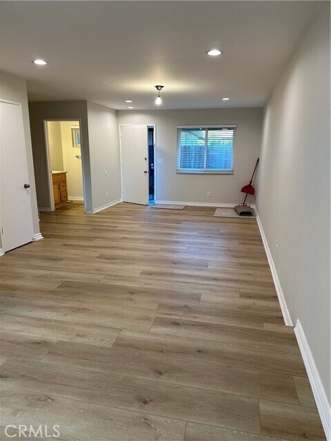 Building Photo - 4301 Farquhar Ave