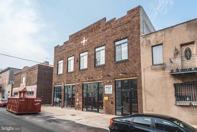 Building Photo - 719 Dickinson St