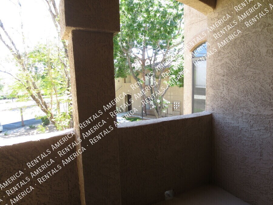 Building Photo - 15095 N Thompson Peak Pkwy