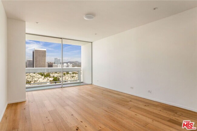 Building Photo - 2222 Ave of the Stars