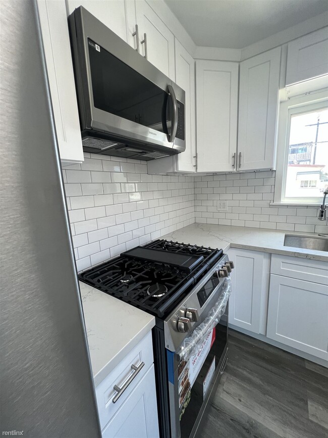 Building Photo - 1 br, 1 bath Condo - 1030 2nd Street 12