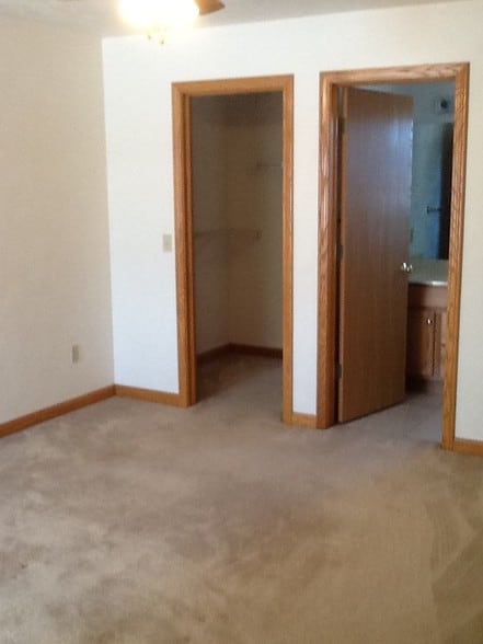 Building Photo - 833 Lowell Ave