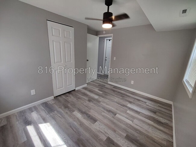 Building Photo - 7941 NE San Rafael Dr