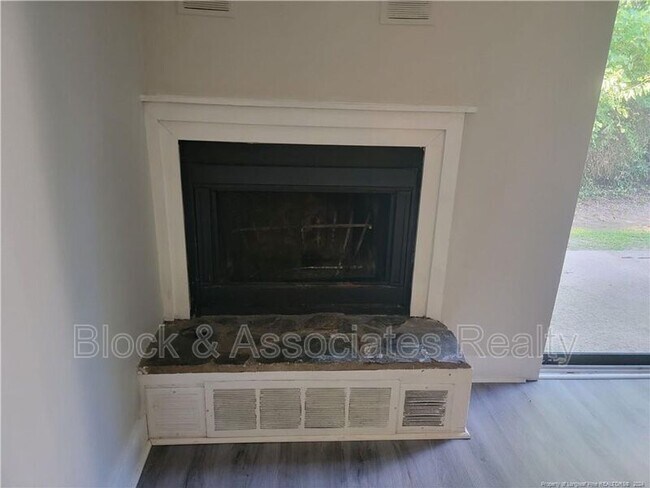 Building Photo - 320 Wheel Hollow Trail