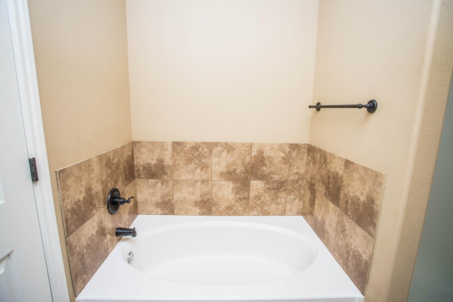 Building Photo - 4423 106th St