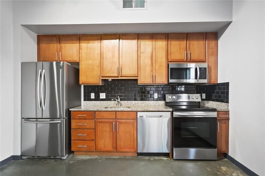 Building Photo - 620 Glen Iris Dr NE