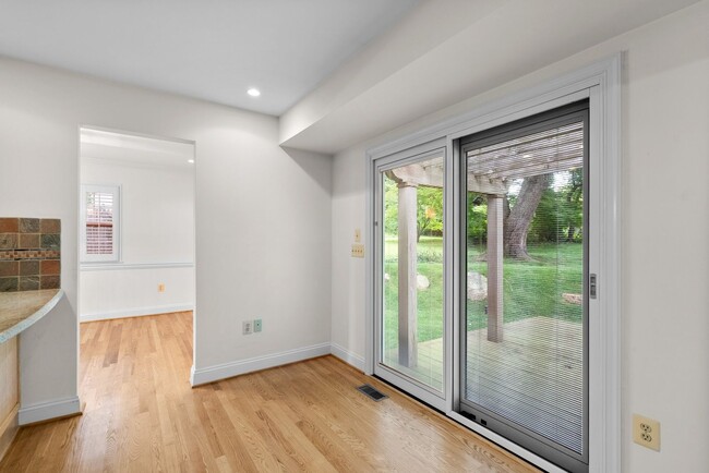Building Photo - 4 Bed 3 Bath - Silver Spring Single Family...