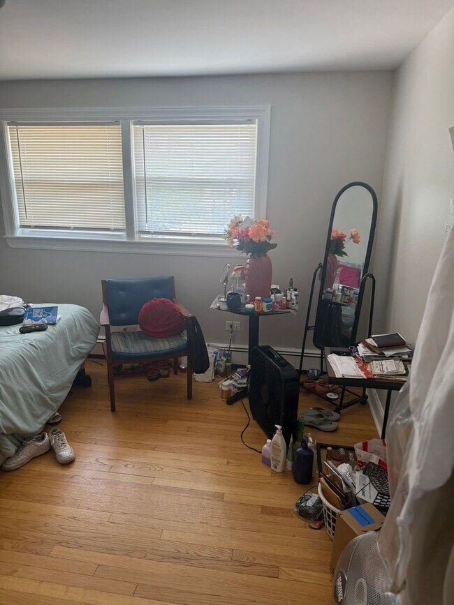 Building Photo - Spacious 2 Bedroom in Beverly