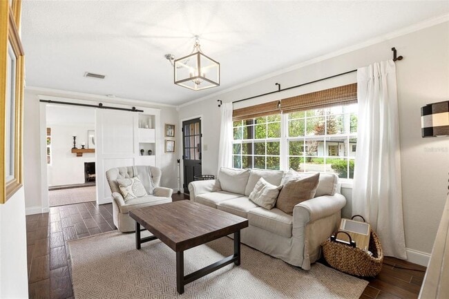 Building Photo - 2518 Weber St