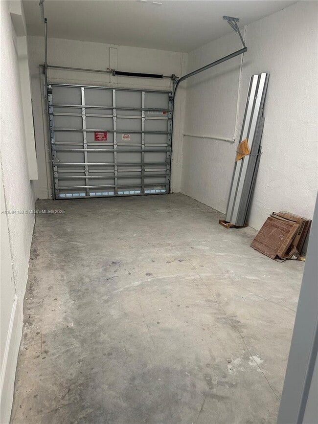 Building Photo - 2546 SE 27th Dr