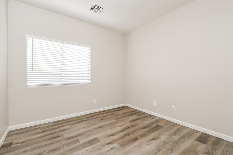 Building Photo - 3441 E Baranca Ct