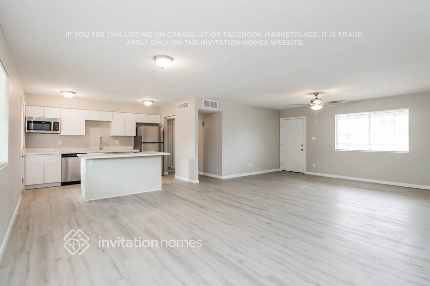 Building Photo - 427 E Riviera Dr