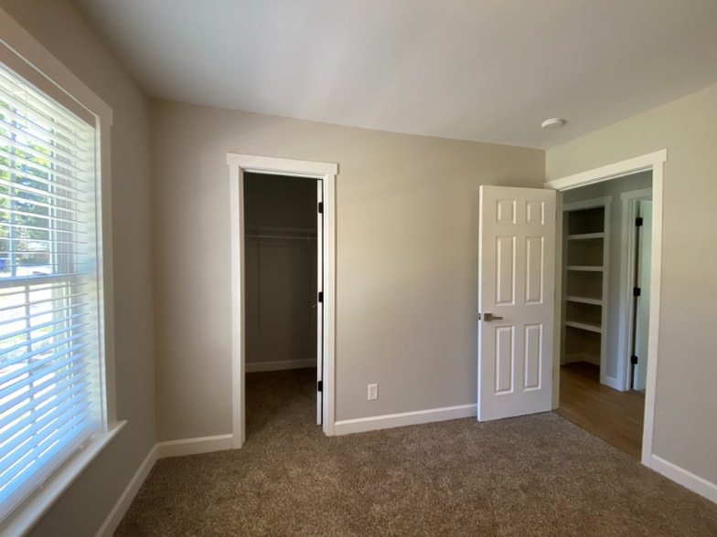 Building Photo - 220 Archdale Dr