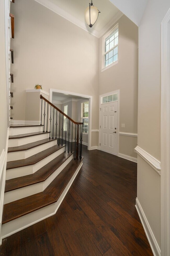 Building Photo - **RARE, EXECUTIVE HOME ON OVER HALF AN ACRE IN WILLIAMSON COUNTY BRENTWOOD ZONED FOR BRENTWOOD MI...