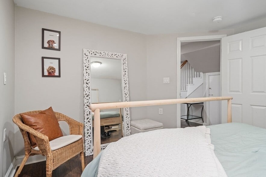 Building Photo - 100 Old Harbor St