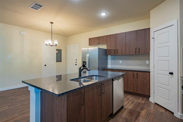 Building Photo - 713 Wheatfield Dr