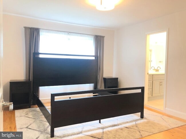 Building Photo - 5 Algonquin Ct