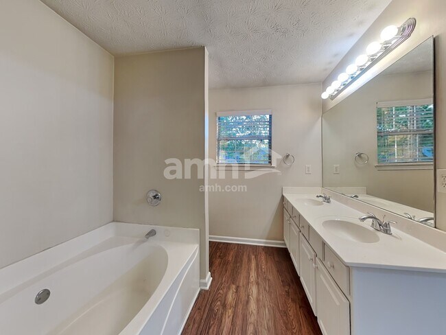 Building Photo - 536 Sydney Walk Ln