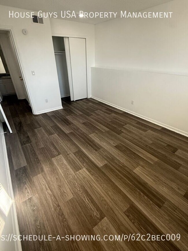 Building Photo - 9900 E 36th St S