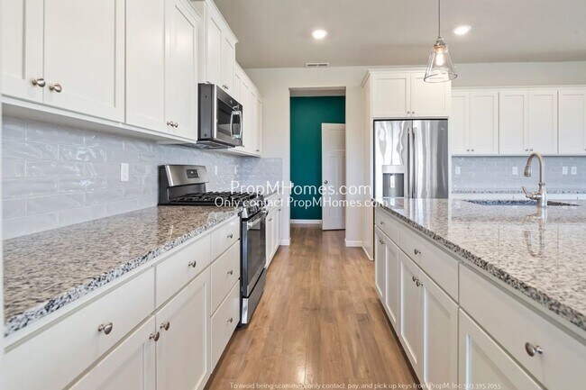 Building Photo - Lovely Three-Bedroom Retreat in Reed's Crossing!