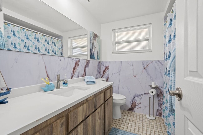 Building Photo - 7021 Sonata Dr