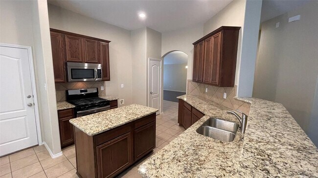 Building Photo - 8131 Tierra Del Sol Rd