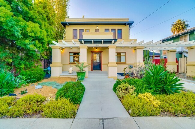 Building Photo - 3131 E Corto Pl