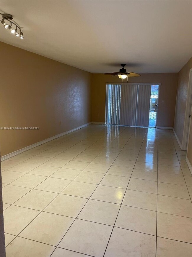 Building Photo - 518 NW 179th St