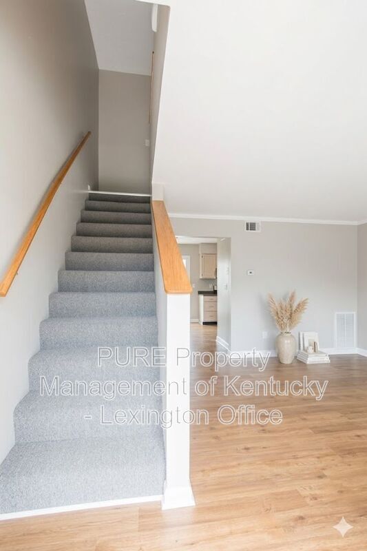 Building Photo - 209 Landings Dr