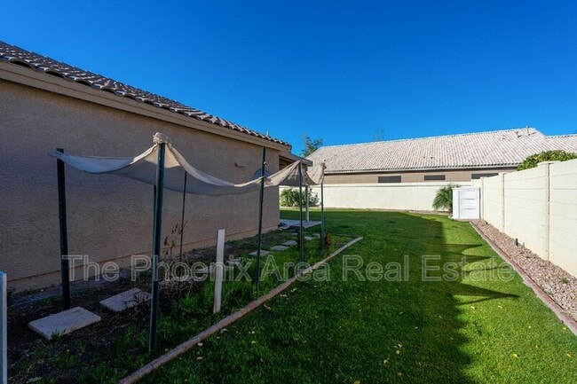 Building Photo - 1362 N McKenna Ln