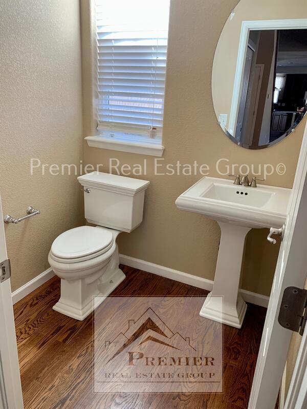 Building Photo - 5984 Revelstoke Dr