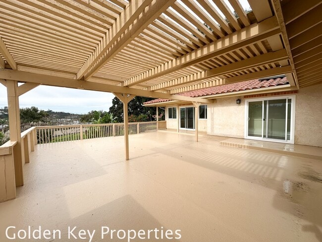 Building Photo - Beautiful home on a private, quiet street in Vista!