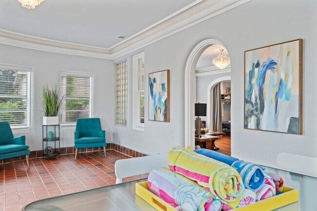 Building Photo - 1919 Rosenberg St