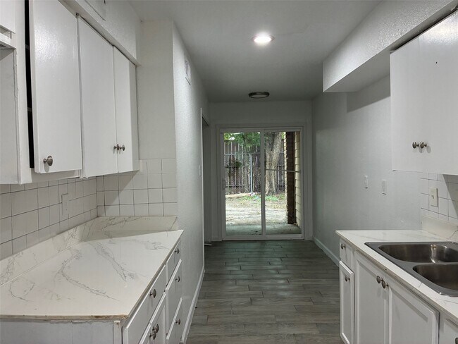 Primary Photo - 6200 W Tidwell Rd