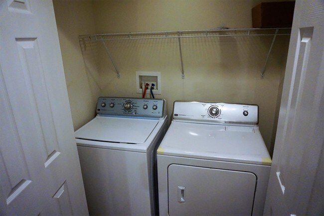 Building Photo - 159 Midland Trail