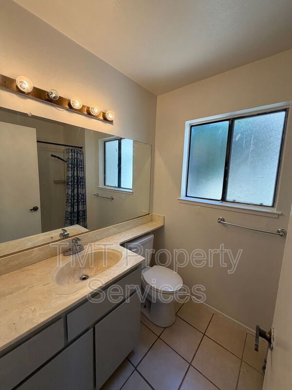 Building Photo - 7847 Orchard Woods Cir